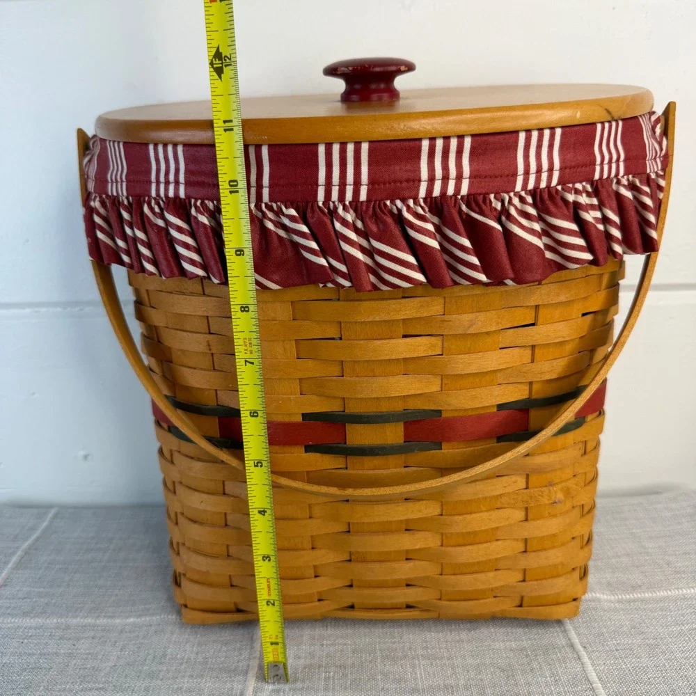 Longaberger '98 Holiday Hostess Winter Wishes Basket Liner Wall Hanging Cottage‎